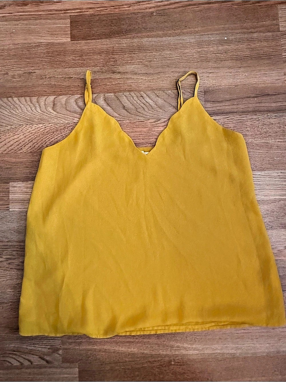 Socialite Scalloped V-Neck Camisole Yellow Medium